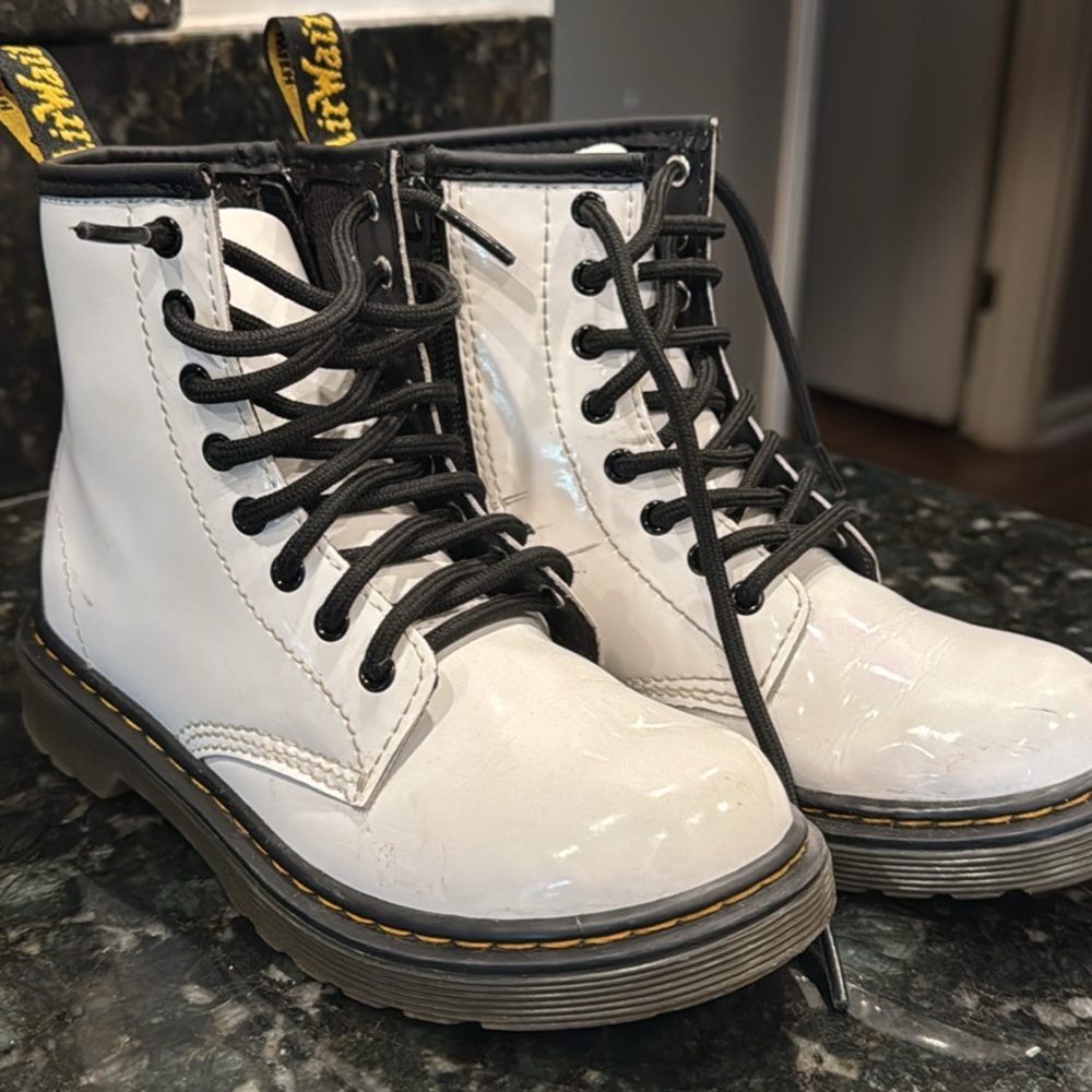 Dr. Martens Kids White Lace-Up Boots | Size 1 Youth | Combat Boots